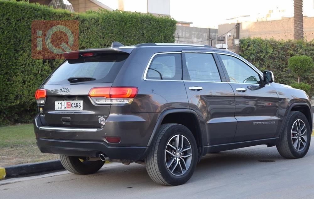 جیپ گراند شیرۆکی